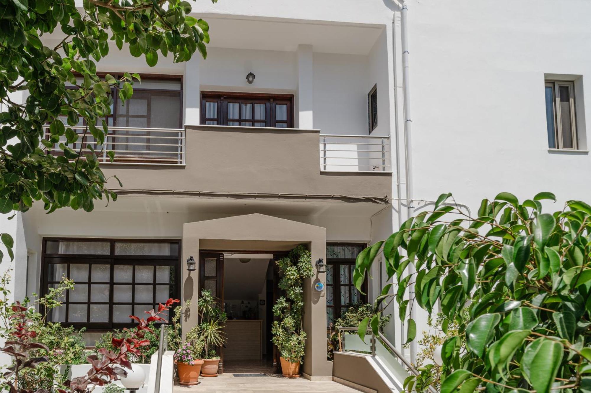 Manos Studios Palaiochora Exterior photo